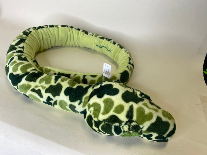 25% OFF! Stuffed & Squeaky Snake Multiple Squeaker Dog Toys